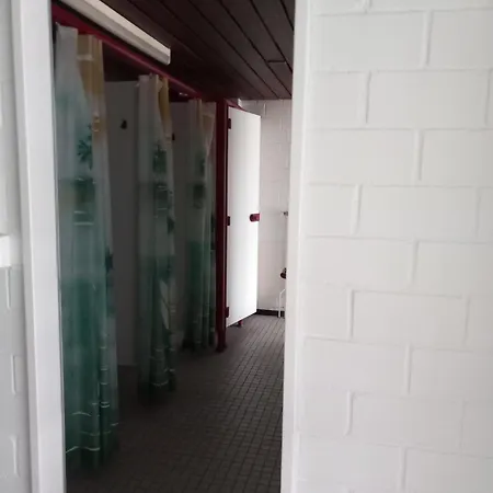 Mit Balkon, Schwimmbad Apartment *