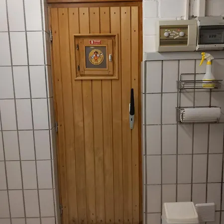 Mit Balkon, Schwimmbad Apartment