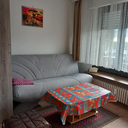 Apartment Mit Balkon, Schwimmbad